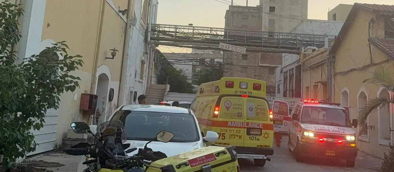 שתי נערות נפלו מגובה רב בראשון לציון